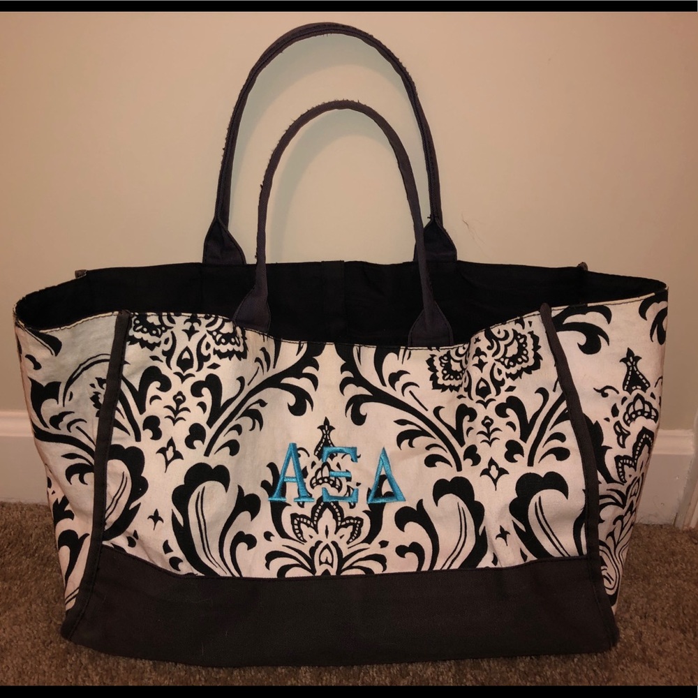 Alpha Xi Delta carry tote.
